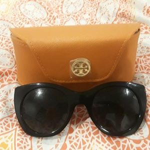 Tory Burch Polarized sunglasses
